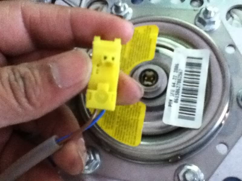 Airbag Connector 3Spoke Steering Help