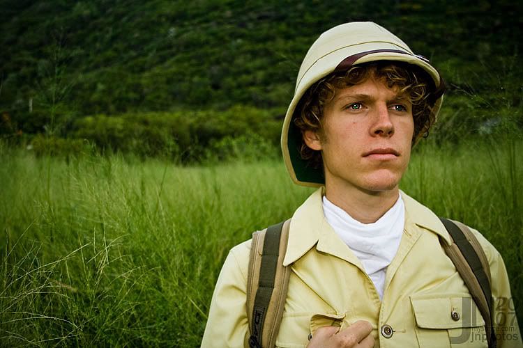 IMAGE: http://i143.photobucket.com/albums/r126/cartoonbear86/12-5-2007-Safari3.jpg