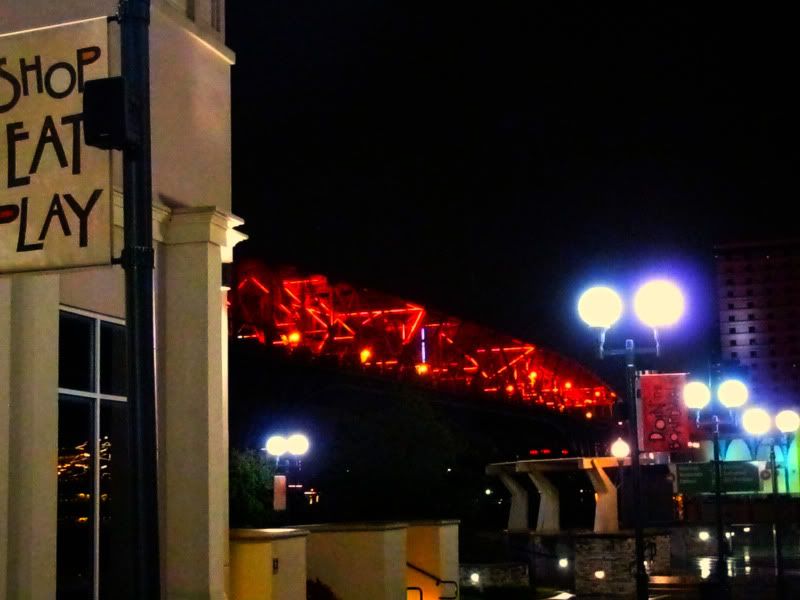 IMAGE: http://i143.photobucket.com/albums/r127/jenn2dcm/bwfixed.jpg