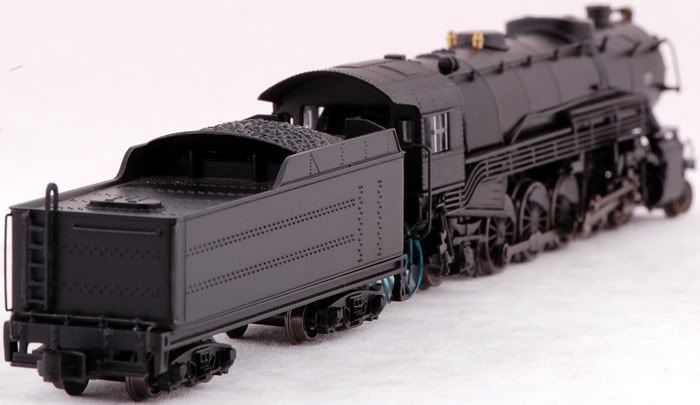 Spectrum 4-8-2 Heavy Mountain Steam Locomotive with USRA Long Tender