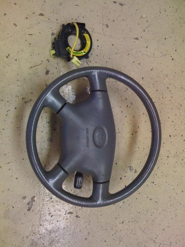 airbag,steering wheel