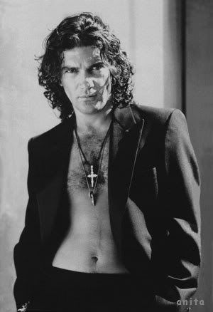 [Image: antonio-banderas-20070312-225073-1.jpg]