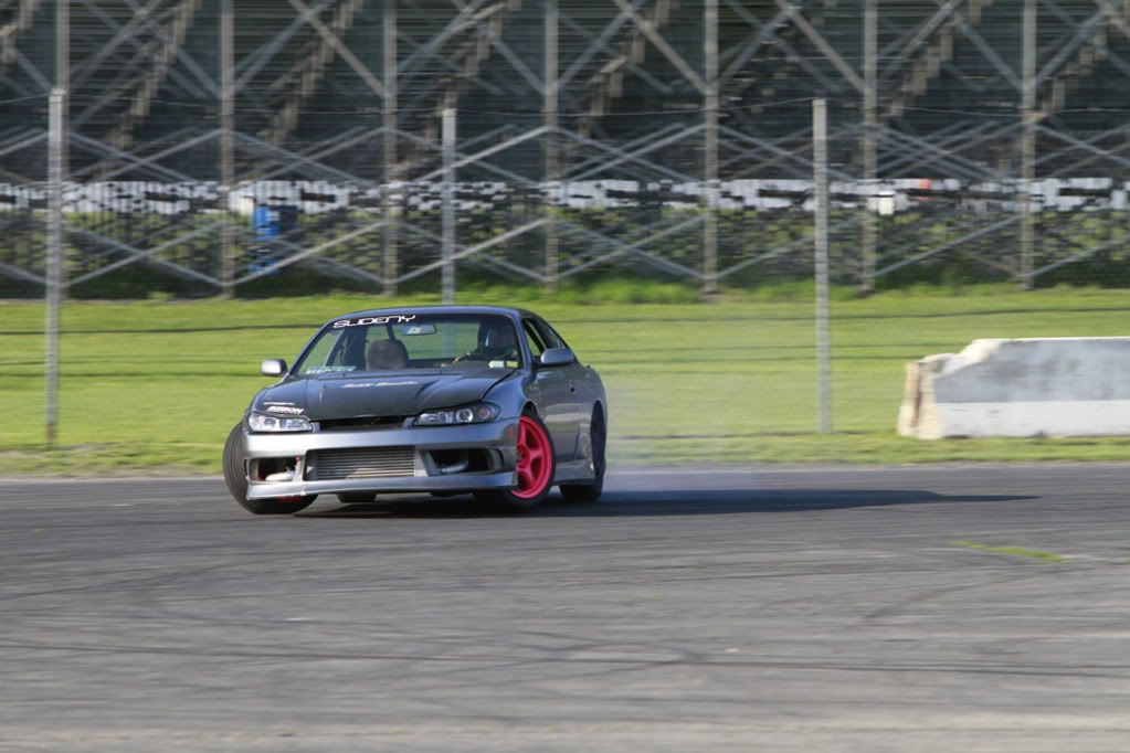 http://i143.photobucket.com/albums/r146/CosseyOwns/LVD%20Drifting/_MG_5865.jpg