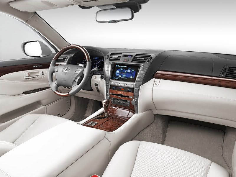 lexusls600h05ha9.jpg