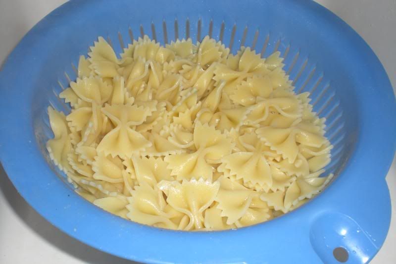 creamy chicken and bowtie pasta