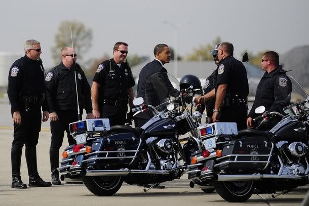 [Imagem: Obamapolicebikers.jpg]