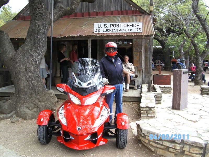 Luckenbach-3.jpg
